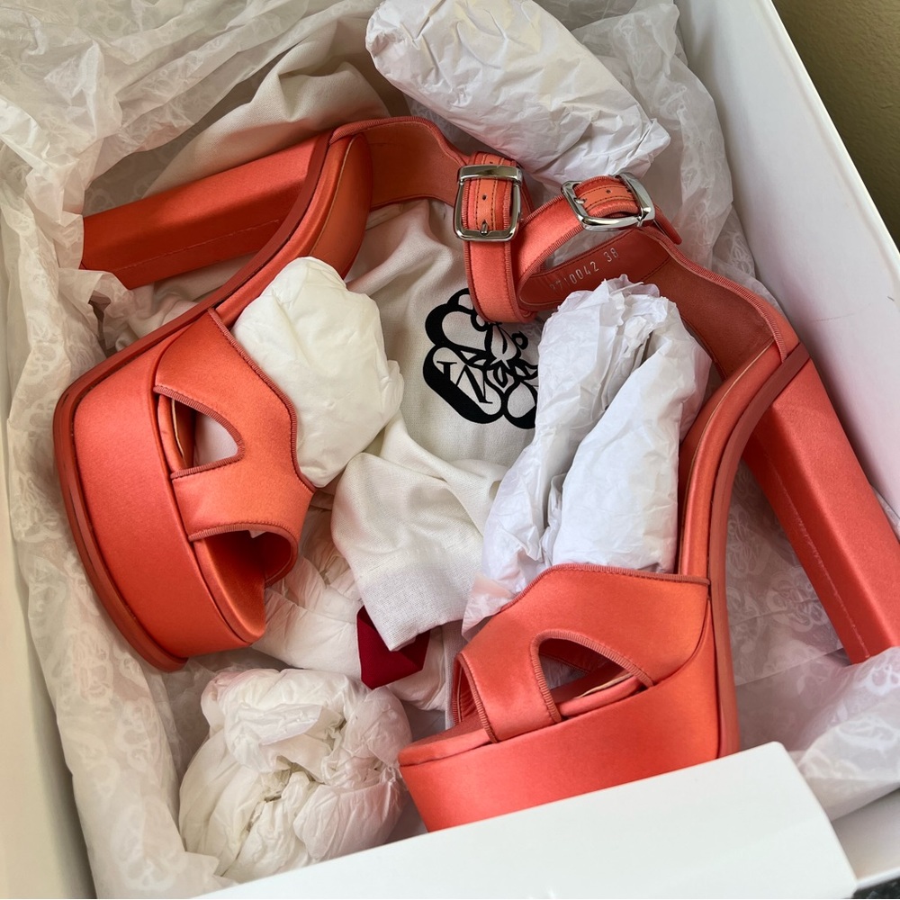 FINAL SALE🤍ALEXANDER MCQUEEN apricot satin heeled sandals ❤️ - Picture 16 of 16